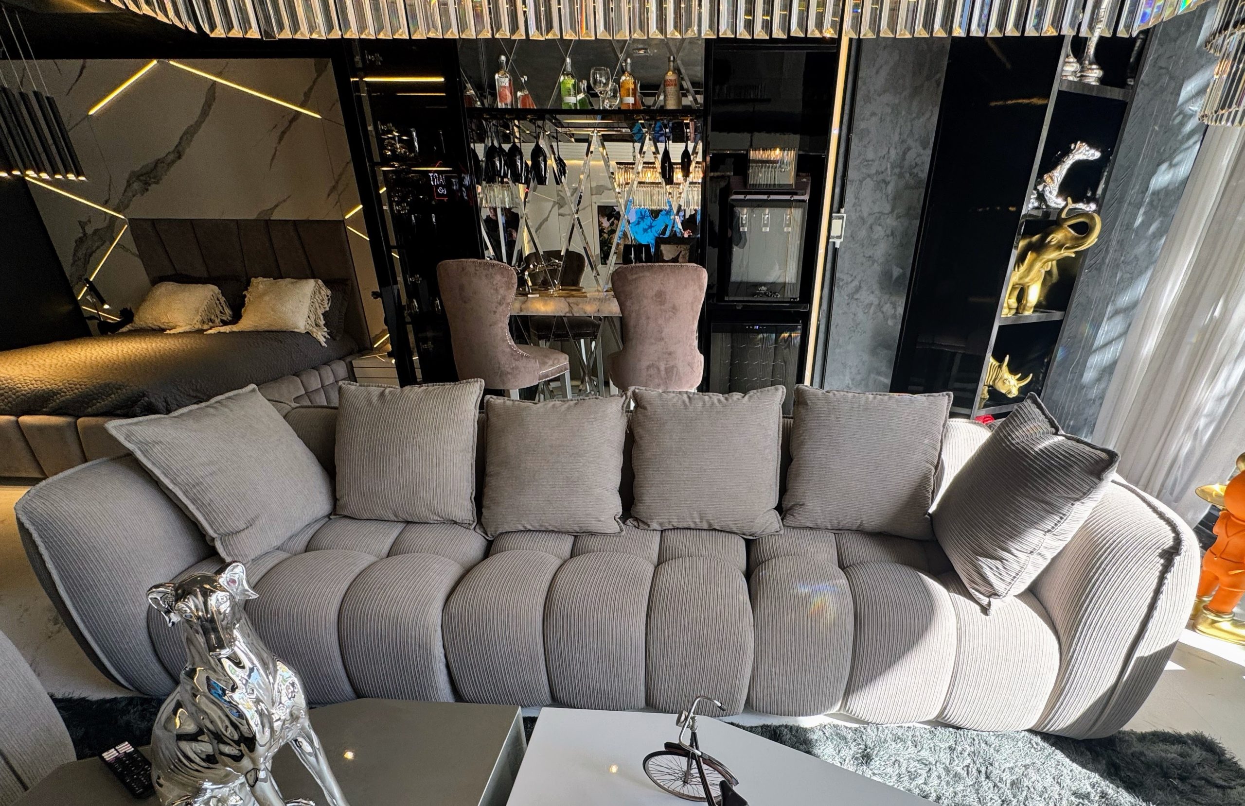 MC luxury furniture store in Miami FL modern furniture design